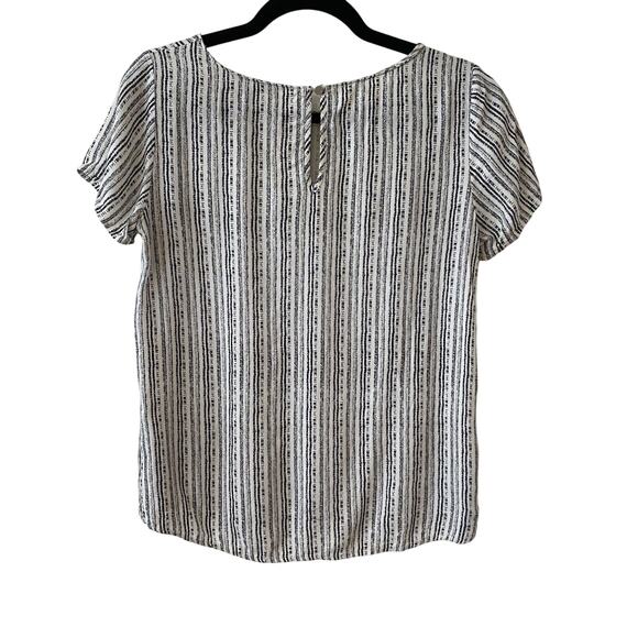 Peyton Jensen Cream & Black Vertical Stripe Round Neck Key Hole Back Blouse XS - Picture 2 of 10
